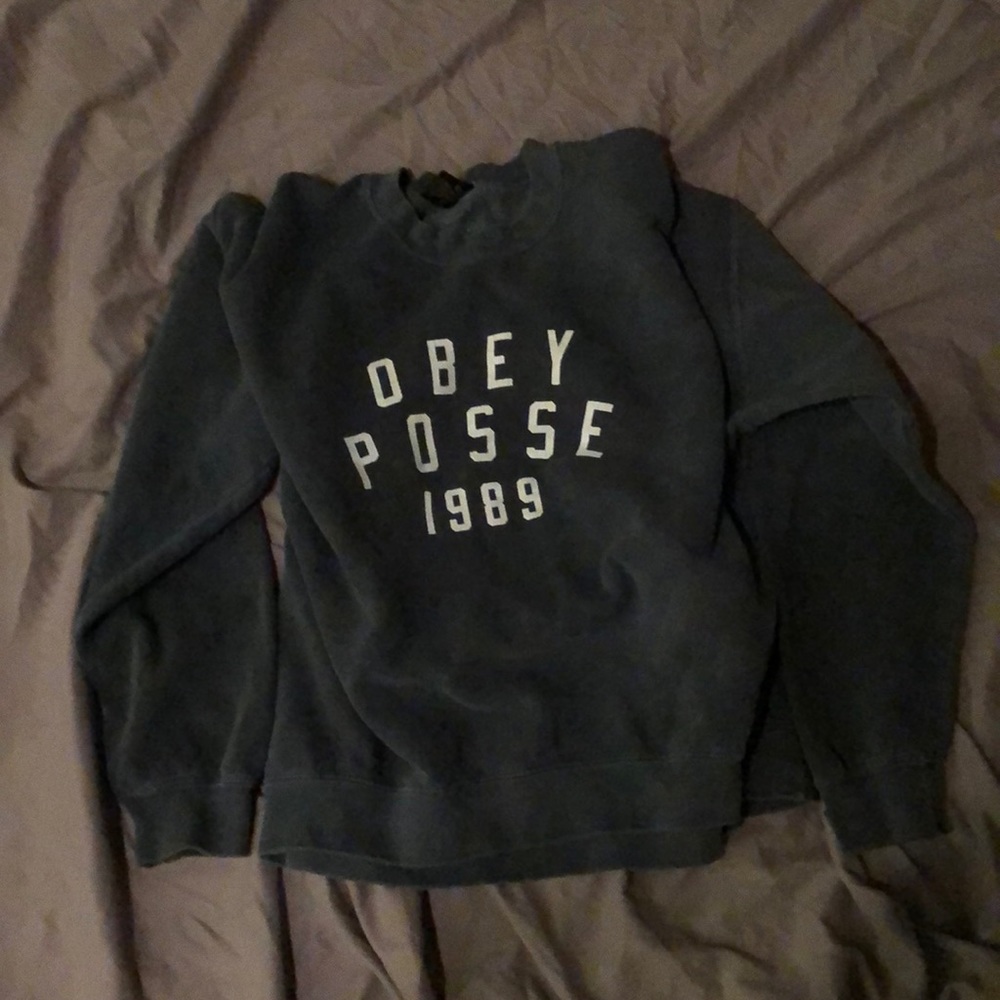 Obey sweater